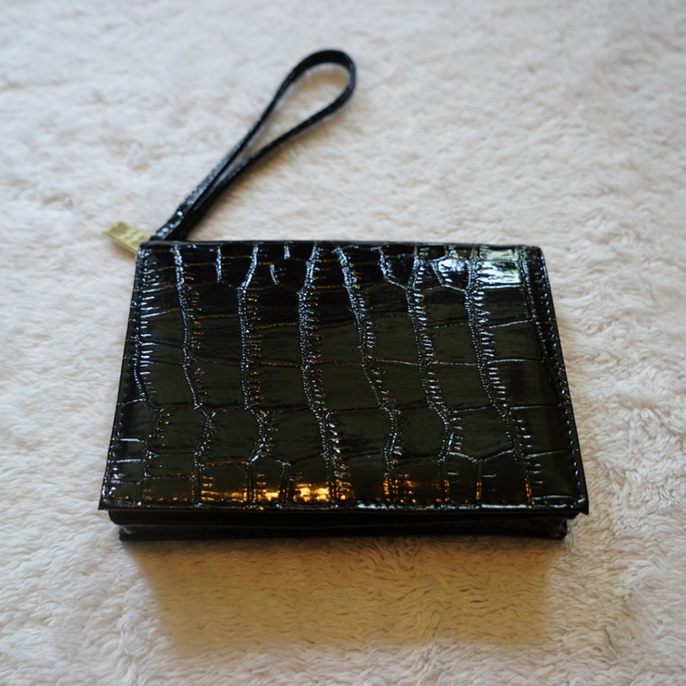 Elizabeth Arden Wristlet